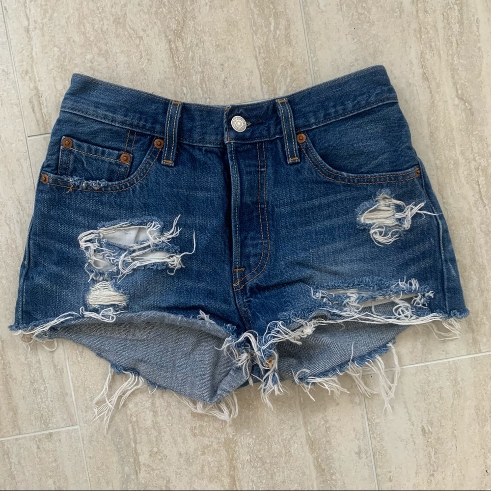 Levis 501 Dark Wash Denim Jean Shorts 25